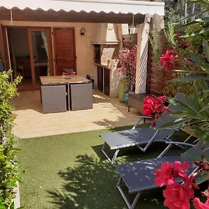 Club Dans Résidence Fermée Et Arborée 10min A Pied De La Sanary-sur-Mer